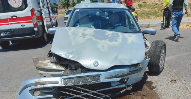 Bor'da trafik kazası: 3 yaralı
