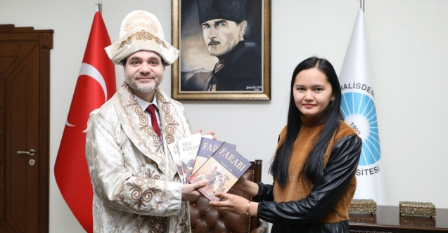 Uluslararası Öğrencilerden Rektöre Ziyaret
