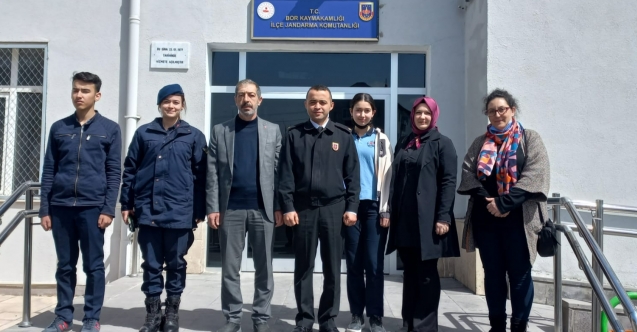 BOR AKIN GÖNEN ANADOLU LİSESİNDEN BOR İLÇE JANDARMA KOMUTANLIĞINA ZİYARET