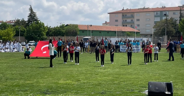 19 MAYIS COŞKUYLA KUTLANDI