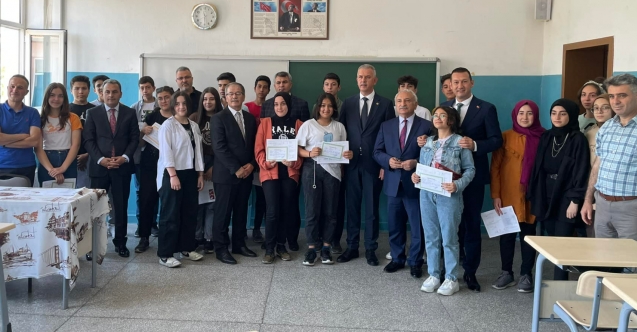 ÖĞRENCİLERİN KARNE HEYECANI