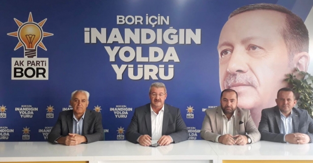 "ASFALTSIZ KÖY YOLUMUZ KALMADI"