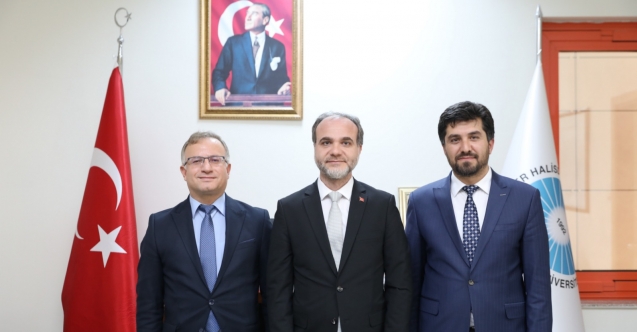 ÜNİVERSİTENİN GENEL SEKRETERİ ABDULGANİ ÖZKAN OLDU!