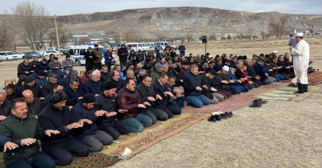BOR'DA YAĞMUR DUASI YAPILDI