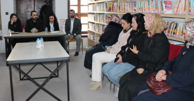 BOR İLÇE HALK KÜTÜPHANESİNDEN EBEVEYNLERE FARKINDALIK ETKİNLİĞİ