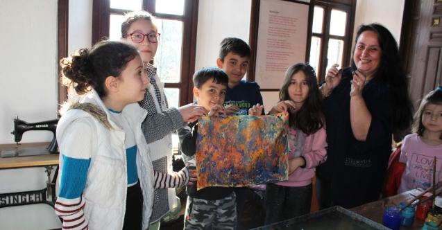 ÖĞRENCİLERE EBRU SANATI EĞİTİMİ VERİLDİ