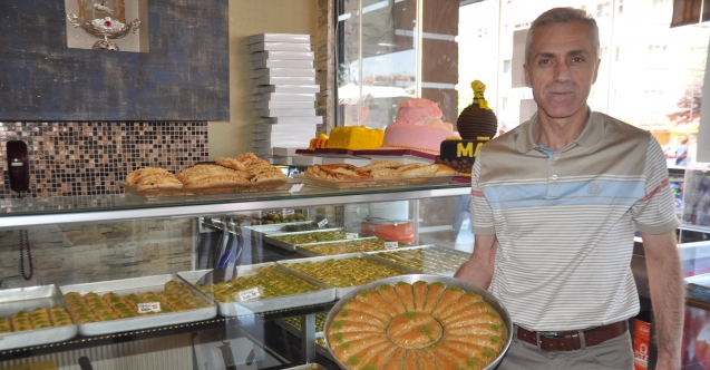 TATLICILARDA BAYRAM TELAŞI