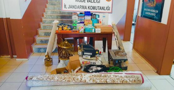 Çaldığı Malzemelerle Yakalandı