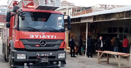 Mobilya Atölyesinde Çıkan Yangın Korkuttu