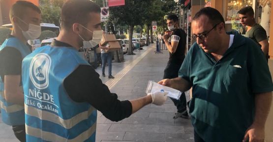 Niğde Ülkü Ocakları'ndan Vatandaşlara Maske