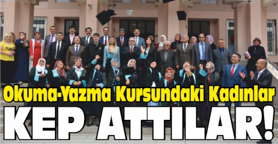 Okuma- Yazma Öğrenen Kadınlar Cübbe Giyip, Kep Attı